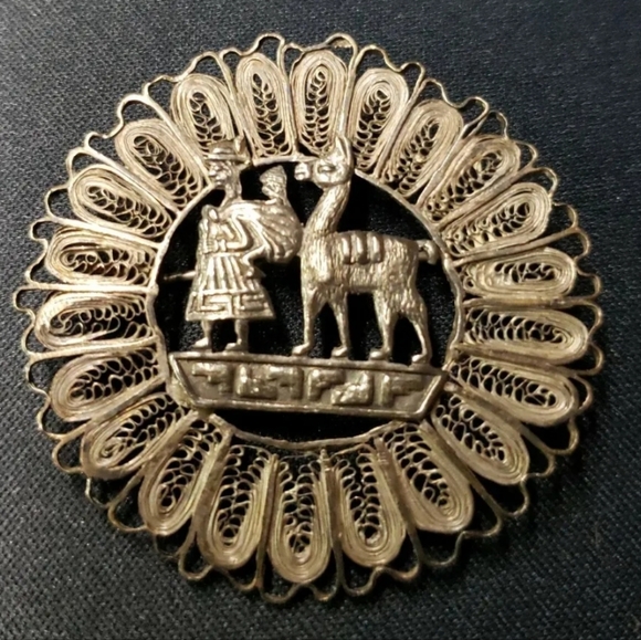 Vintage Jewelry - Vintage Peruvian Silver Brooch W/ Silver Filigree .925